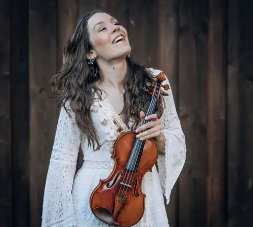 Foto von Jördis Tielsch mit Geige